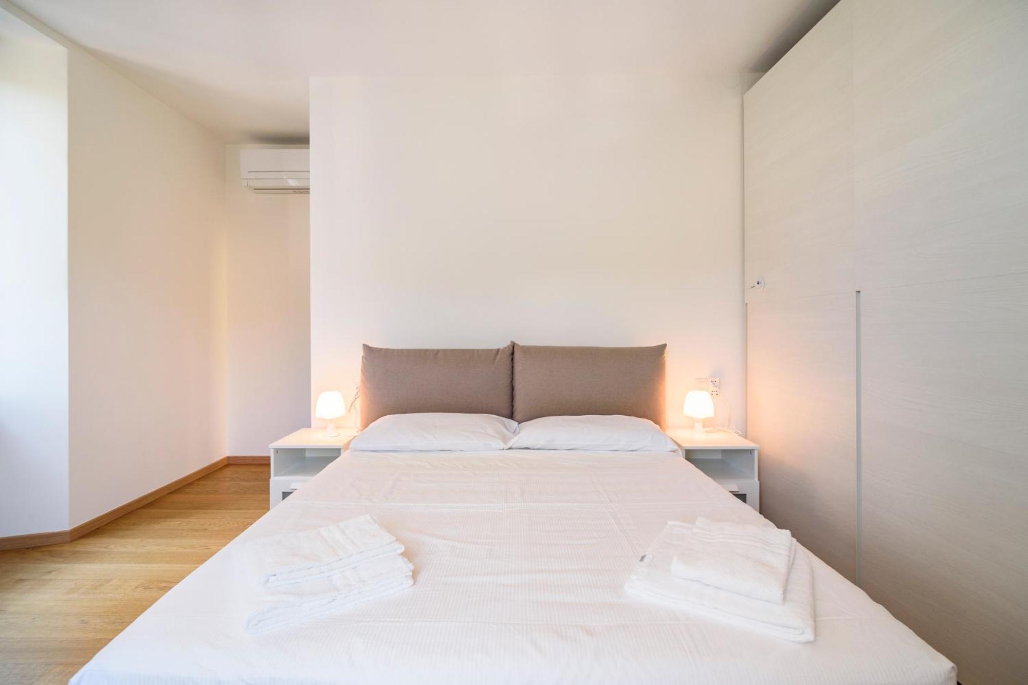 Historical Center - Free Parking And Private Terrace Apartment Como Bagian luar foto
