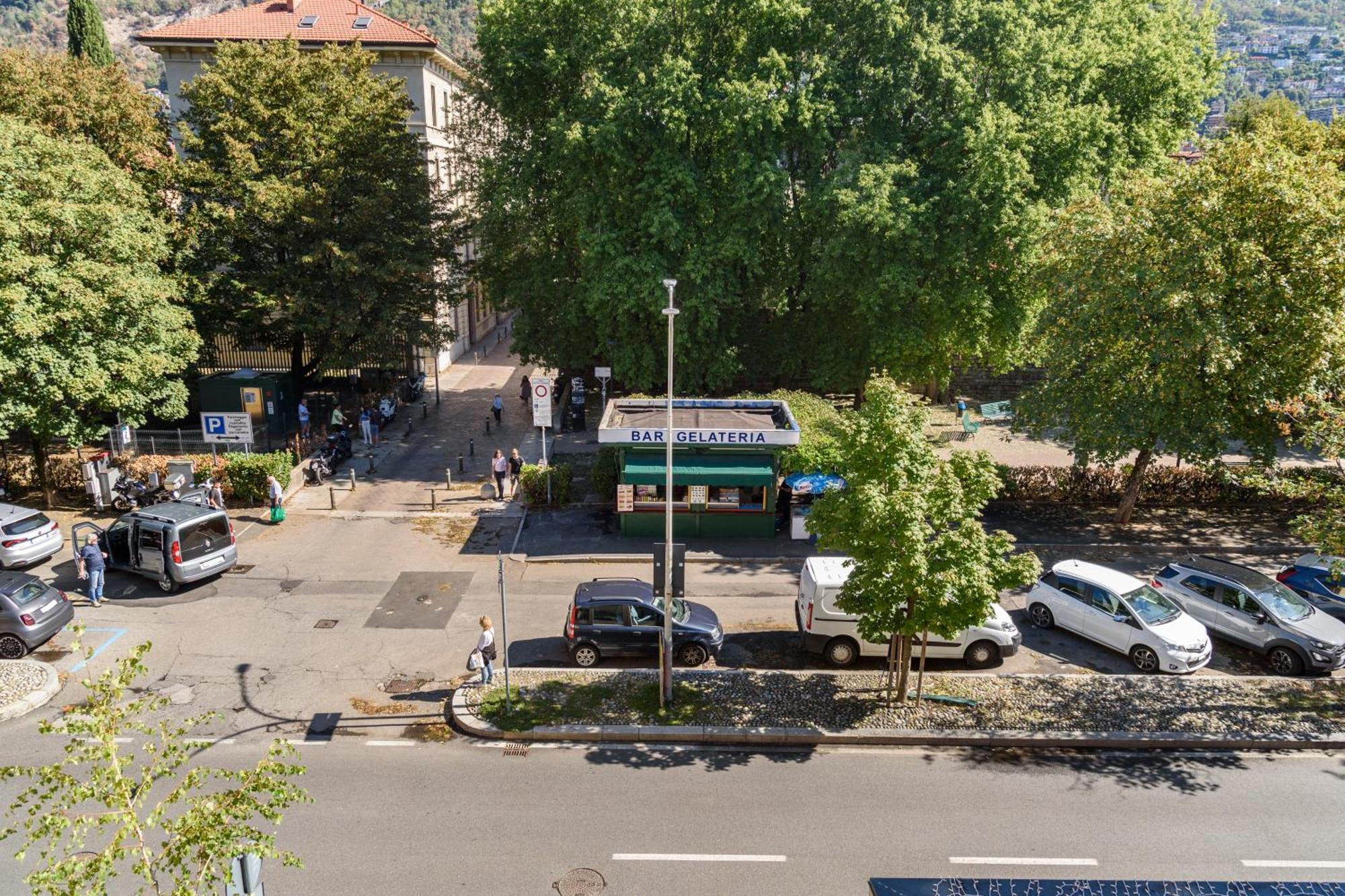 Historical Center - Free Parking And Private Terrace Apartment Como Bagian luar foto